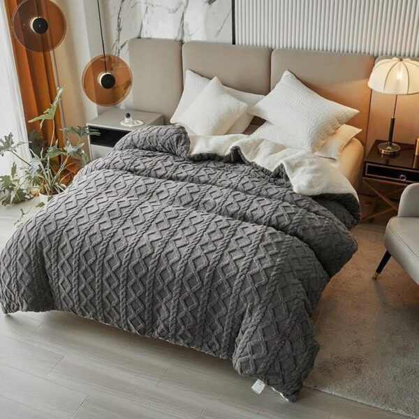 Extra Soft Plush Cashmere Comforter Set (5 pcs) - Image 3