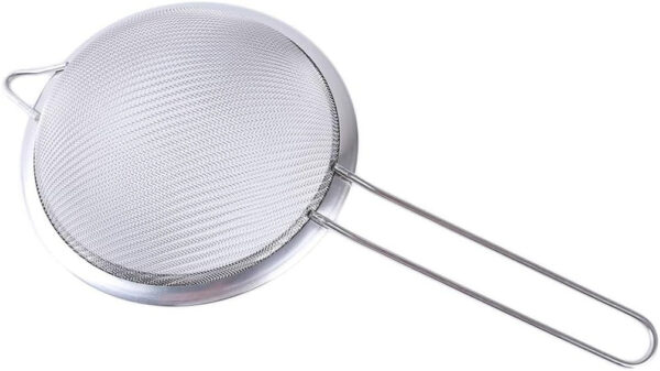 Hand-held Flour Sieve (10cm) - Image 3