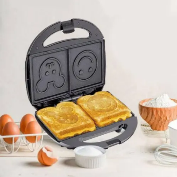 Smiley Face Sandwich And Waffle Maker - Image 4